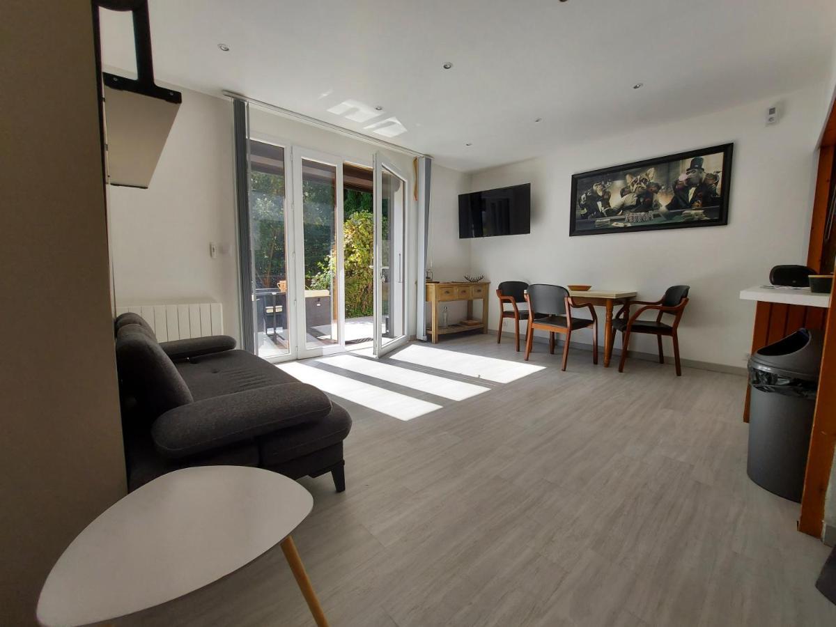Centre St Jorioz : Charmant Et Spacieux Studio Avec Terrasse Et Jardin Privatif Saint-Jorioz Buitenkant foto