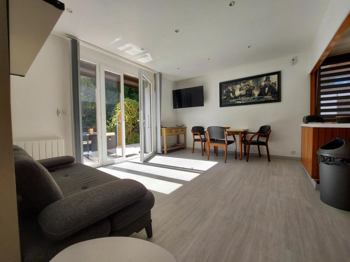 Centre St Jorioz : Charmant Et Spacieux Studio Avec Terrasse Et Jardin Privatif Saint-Jorioz Buitenkant foto