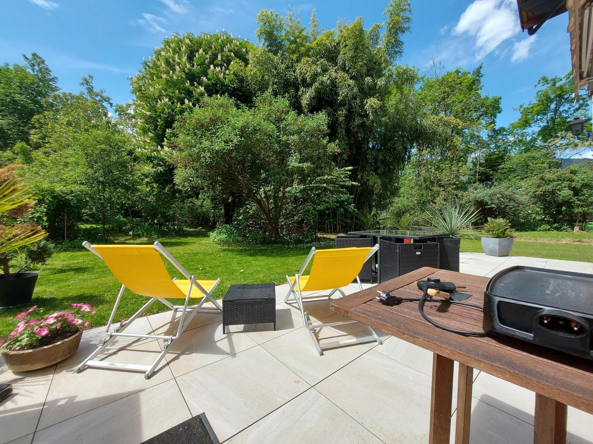 Centre St Jorioz : Charmant Et Spacieux Studio Avec Terrasse Et Jardin Privatif Saint-Jorioz Buitenkant foto